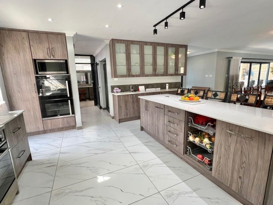 4 Bedroom Property for Sale in Wavecrest Eastern Cape